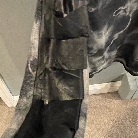 T party tie dyed black and white sweatshirt with black leatherette slits L - Picture 3 of 4